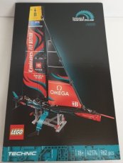 Lego 42174 Emirates Team New Zealand AC75 jacht (V